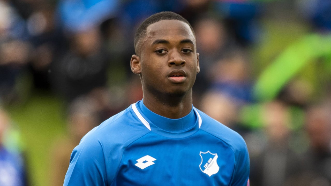 'Ajax denkt aan komst van Hoffenheim-verdediger Bogarde (18)'