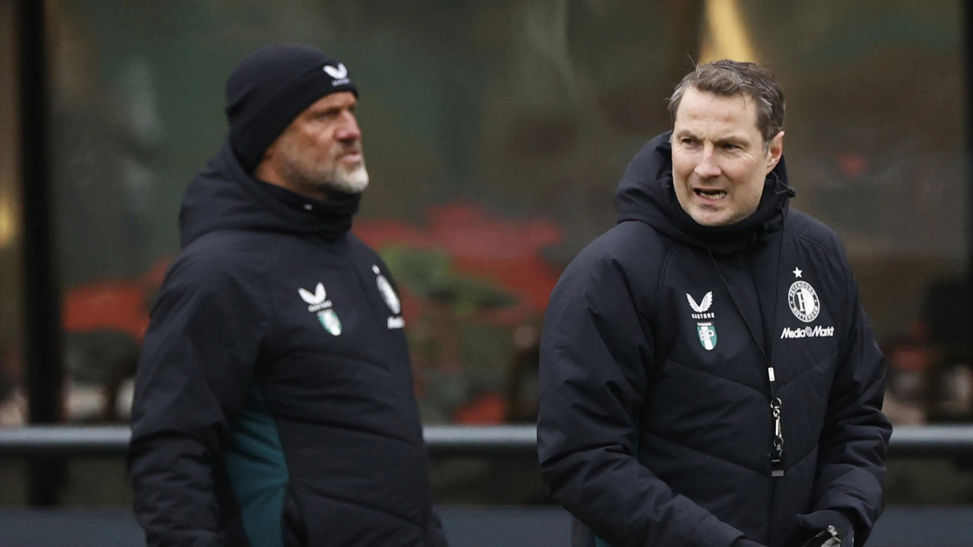 John de Wolf laat uitspraak over Brian Priske aan zich voorbij gaan: 'Ik versta je niet!'