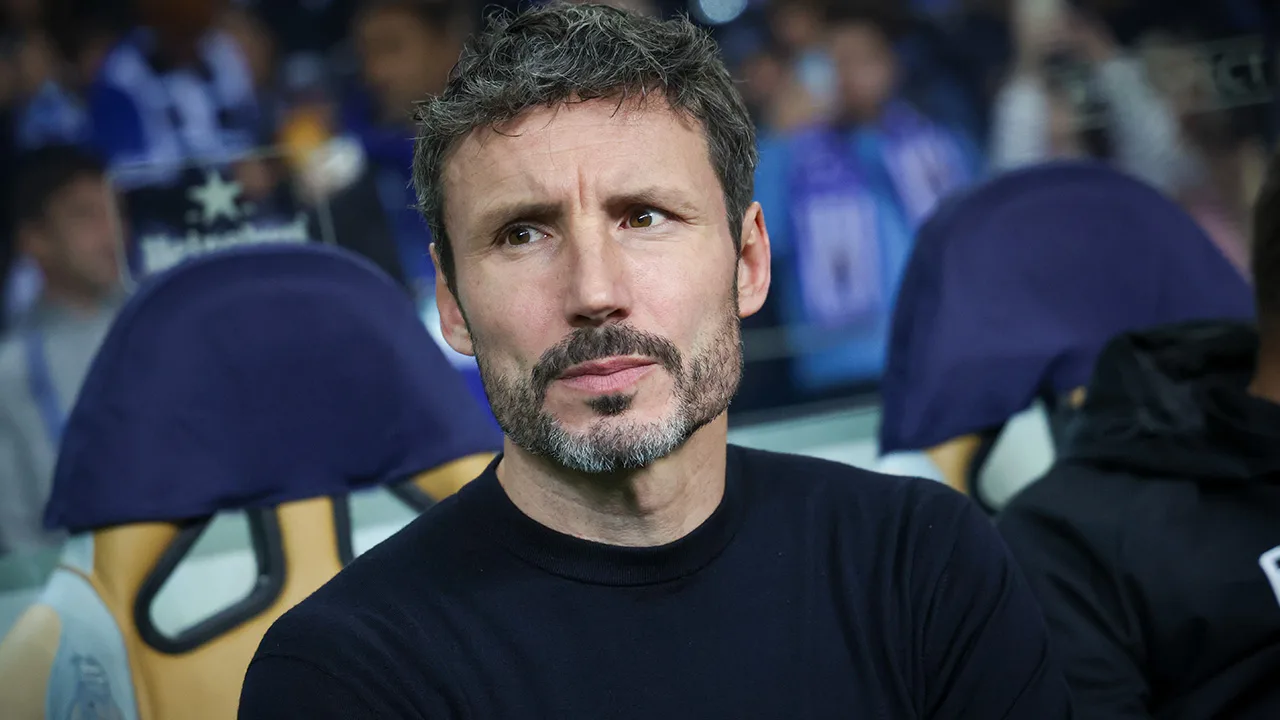 Is Mark van Bommel al gebeld door Feyenoord?