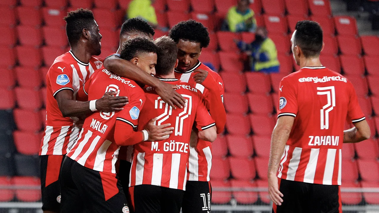 PSV boekt eenvoudige thuiszege op Willem II