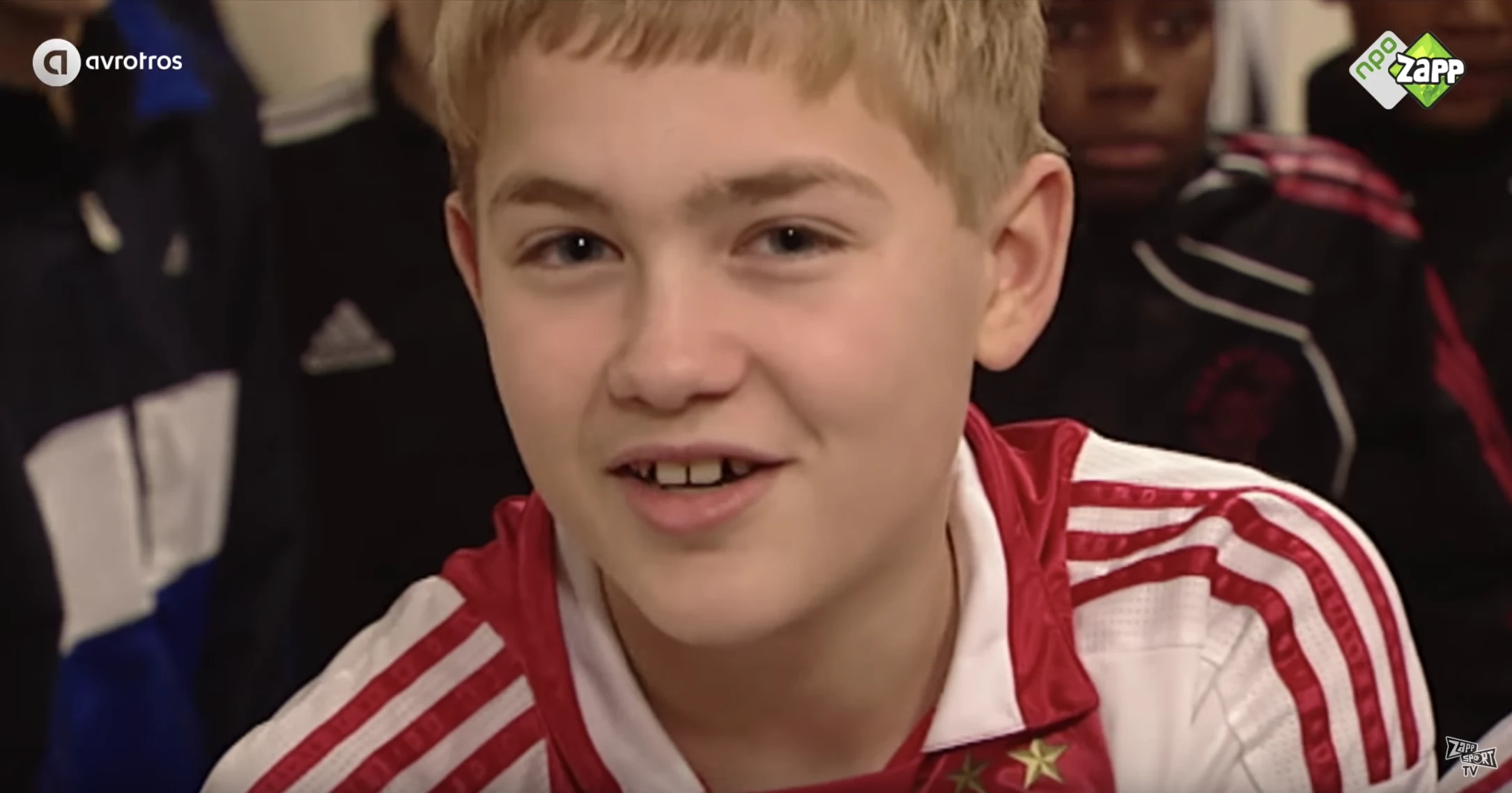 GEWELDIG! Piepjonge De Ligt, Kluivert en Malen spelen Latjetrap