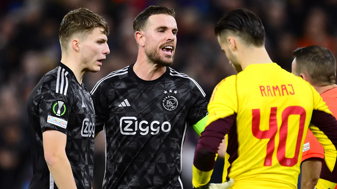 Ajax uitgeschakeld in de Conference League na kansloze nederlaag tegen Aston Villa