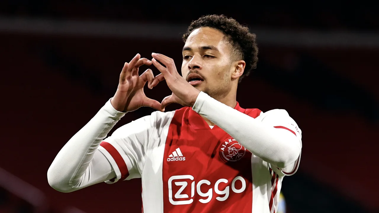 Ajax met Rensch en Antony in bekerfinale tegen Vitesse