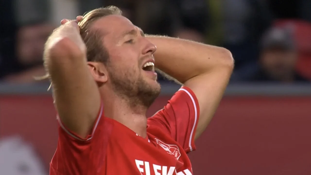 KANS: Mooie vrije trap van Vlap belandt op de paal