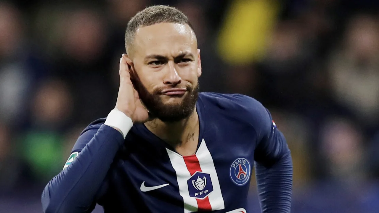 Neymar traint hard door in thuisland Brazilië