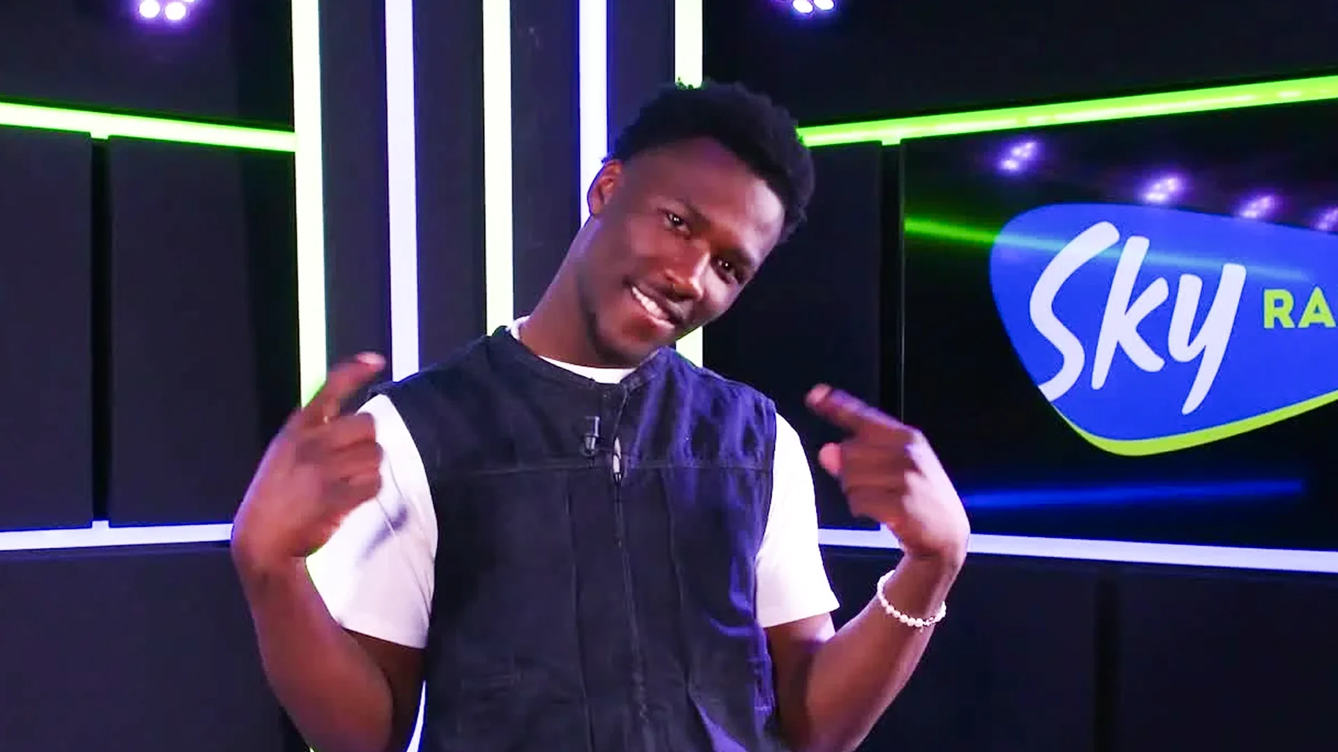 'Zing het woord dat je hoort' met Claude! 🎤