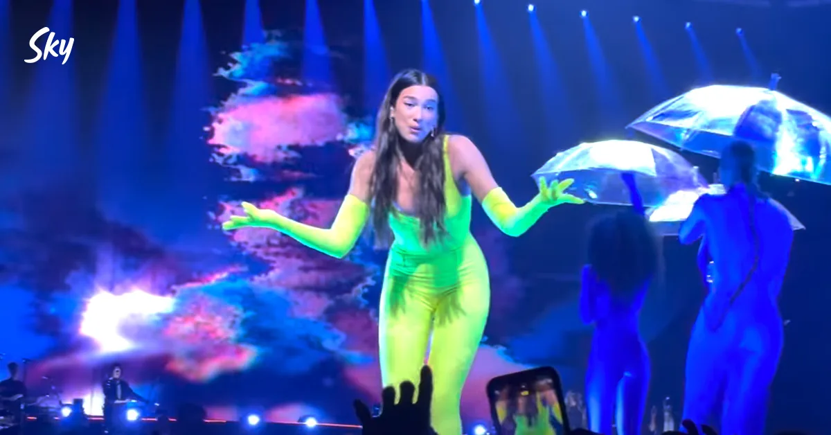 Dit wíl je zien: 7 grappige momenten van Sky-artiesten op het podium! 😂