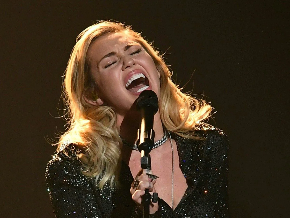 Miley brengt nieuw emotioneel nummer uit