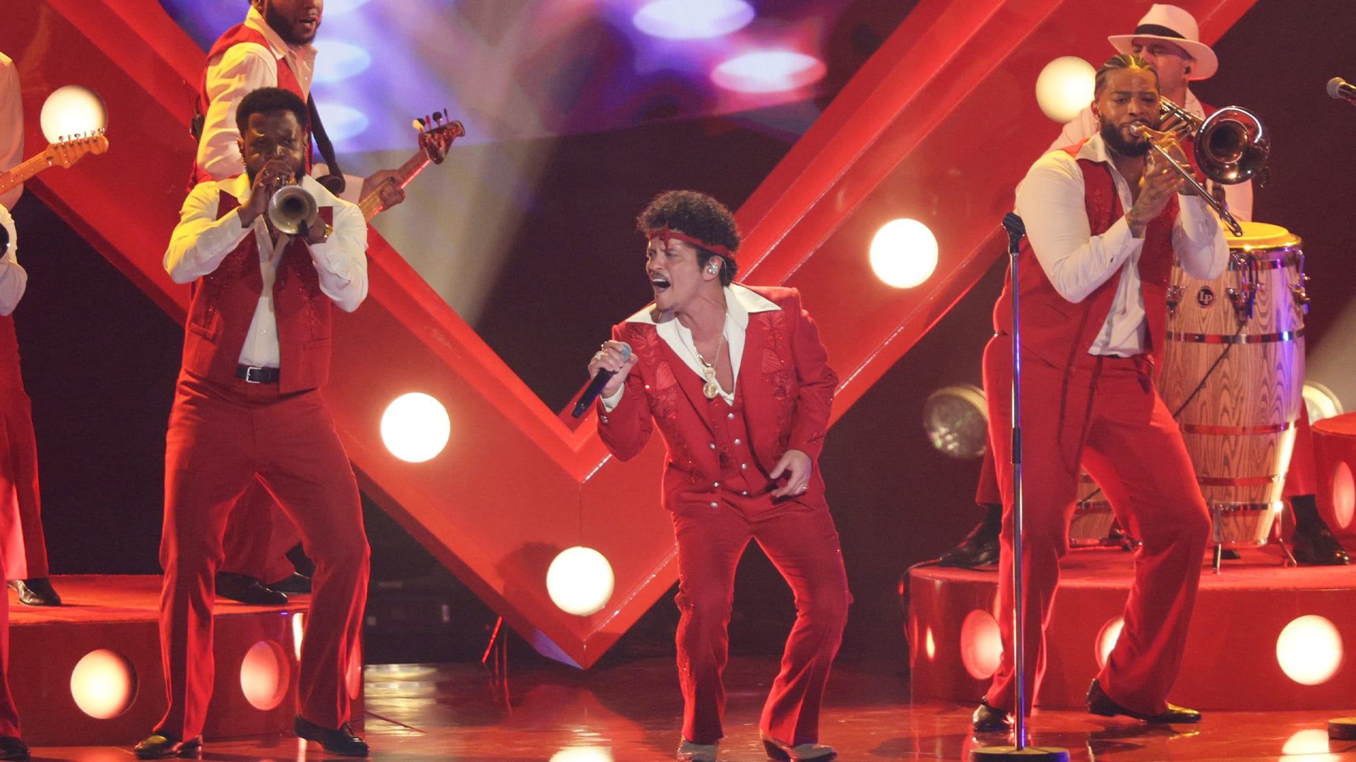 Bruno Mars is terug met een nieuw album: The Romantic