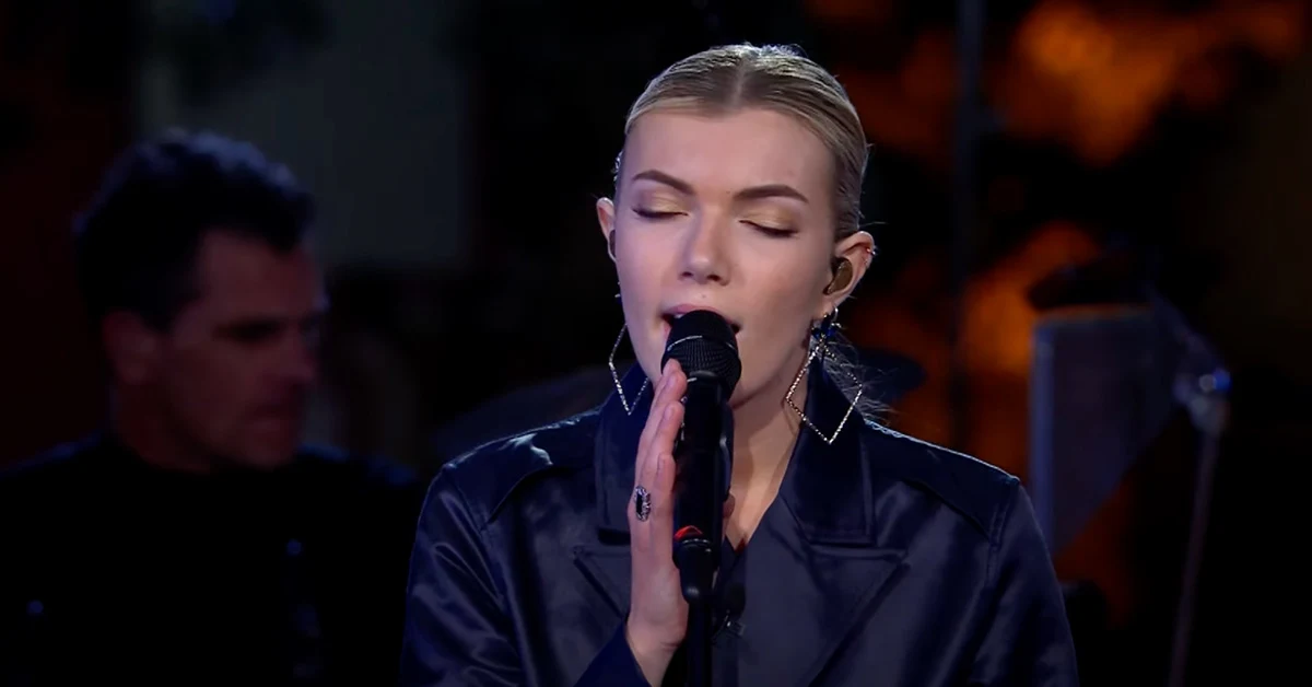 Hannah Mae ontroert kijkers met cover van Karin Bloemen!