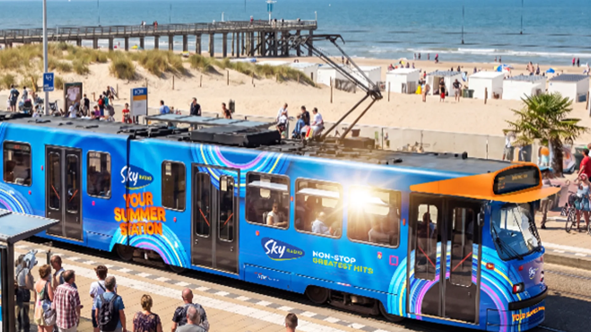 Stap in de Summertram: deze zomer rijdt Sky Radio naar het strand