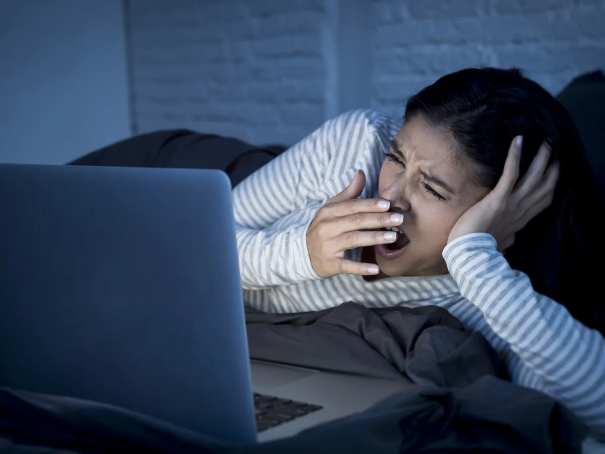 10 gedachten die iedereen heeft tijdens het bingewatchen!