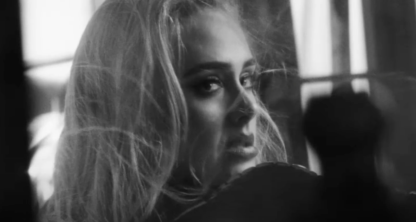 Adele is terug en zo klinkt haar nieuwe single Easy On Me