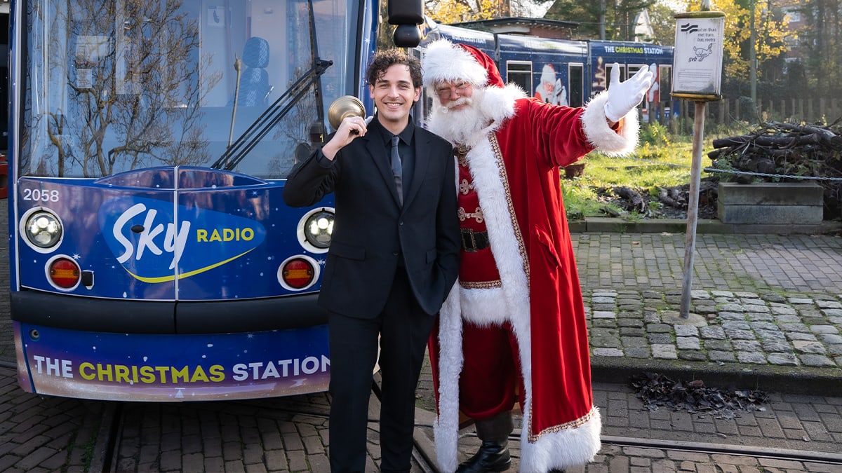 Nielson opent feestelijk de Sky Radio kersttram! 🎄