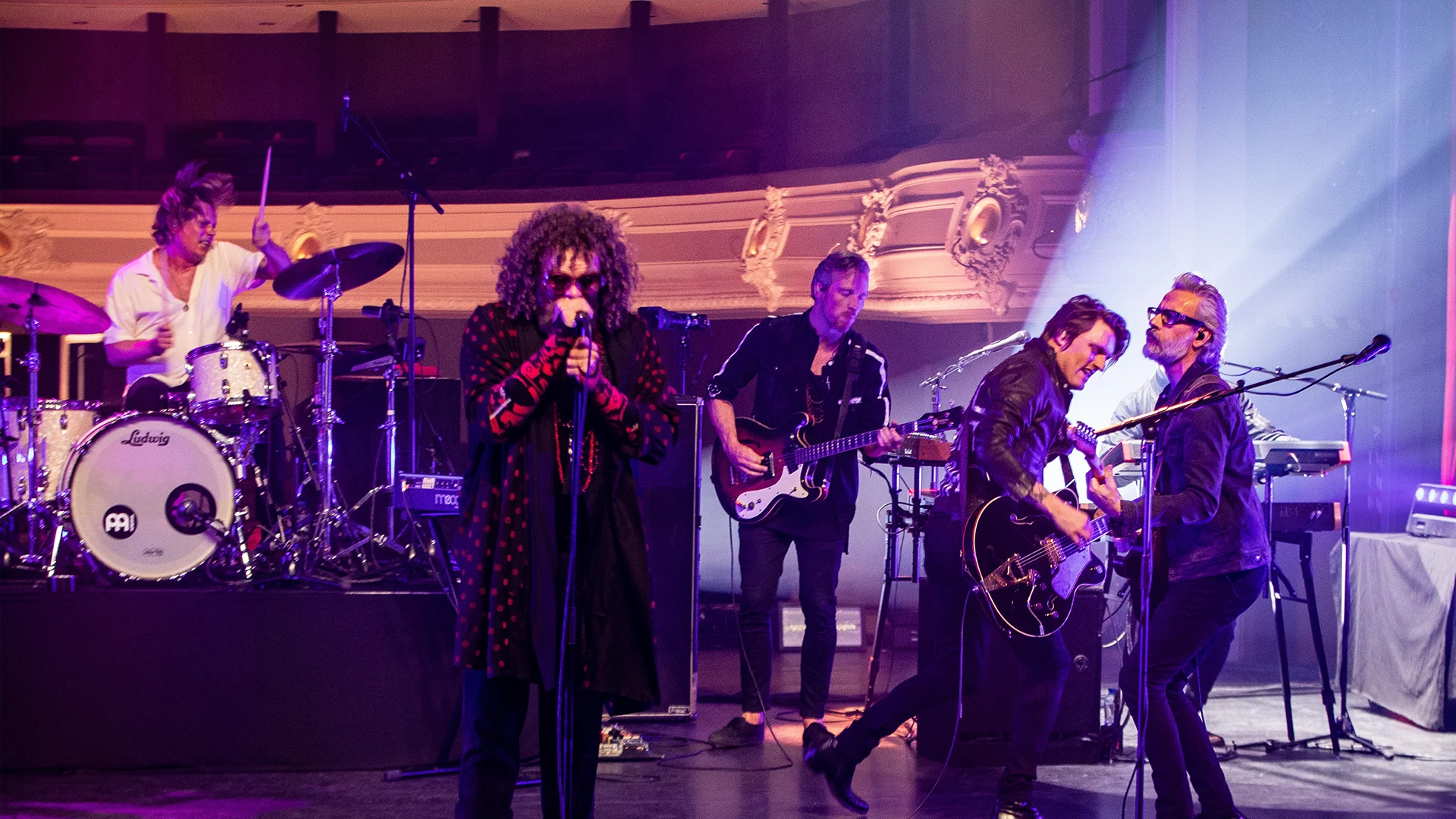 Zo klinkt de nieuwe single van DI-RECT 