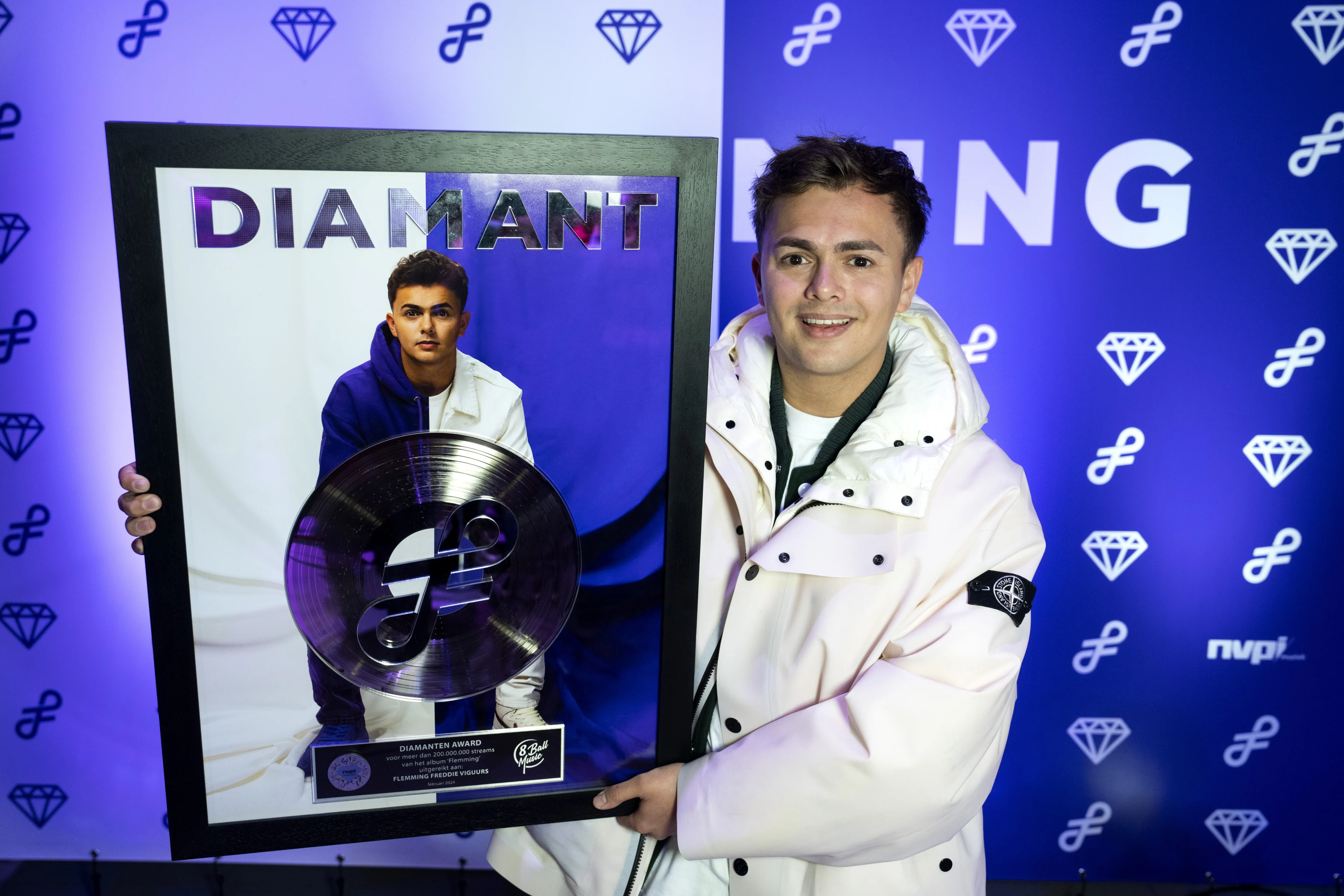 FLEMMING krijgt als eerste artiest in Nederland een diamanten plaat! 💎