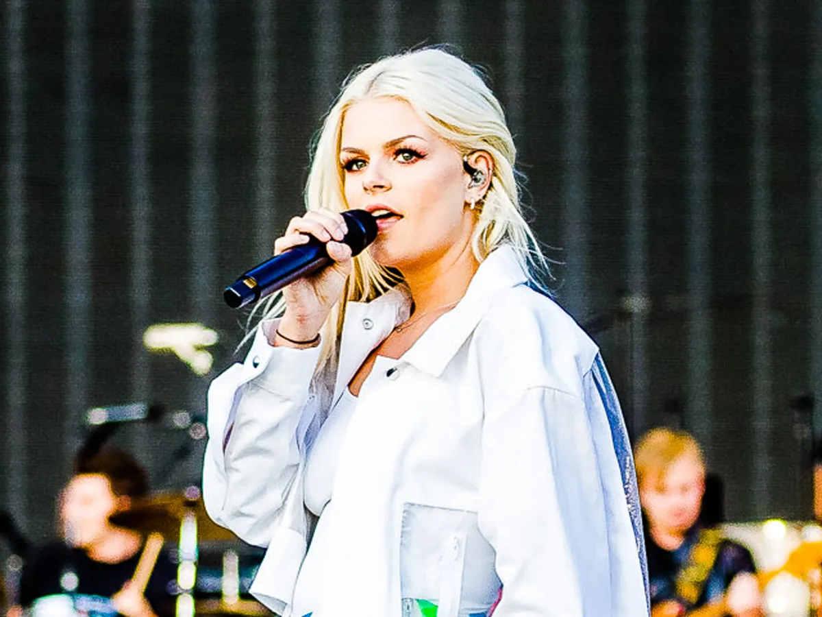 Davina Michelle brengt deze cover uit!