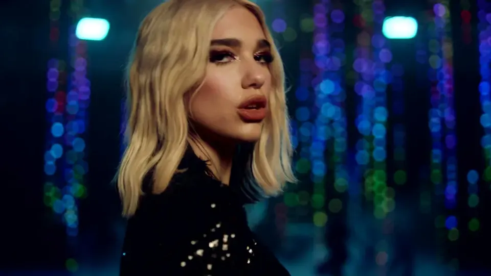 Precies 2 jaar geleden: Dua Lipa domineert hitlijsten met Physical