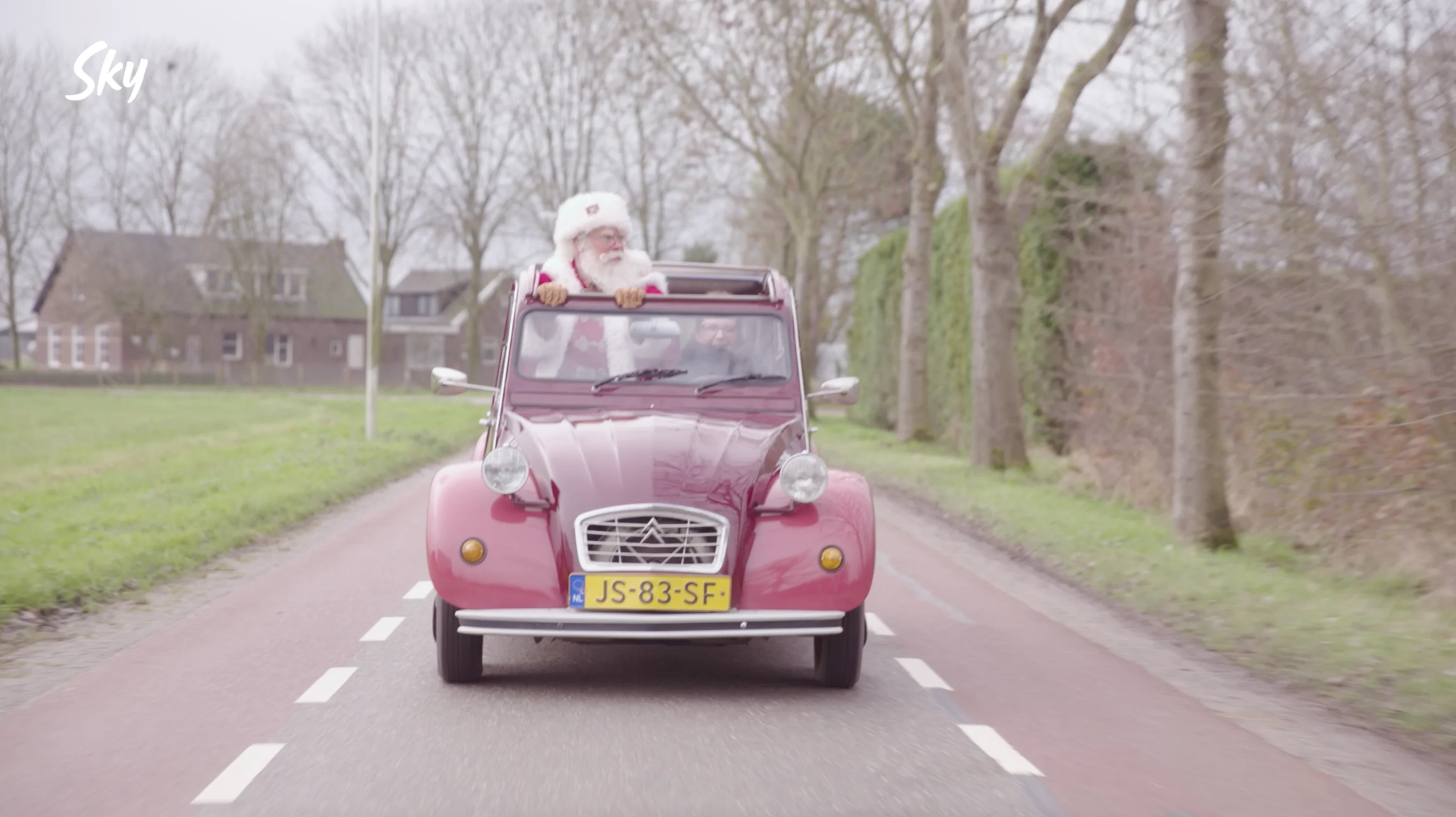 De Sky kerstman verrast luisteraars met een Sky-kerstpakket en dinerbox!