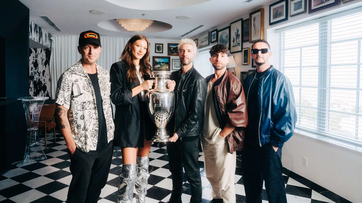 Dit EK-anthem hoor je vanaf nu op Sky Radio ⚽️