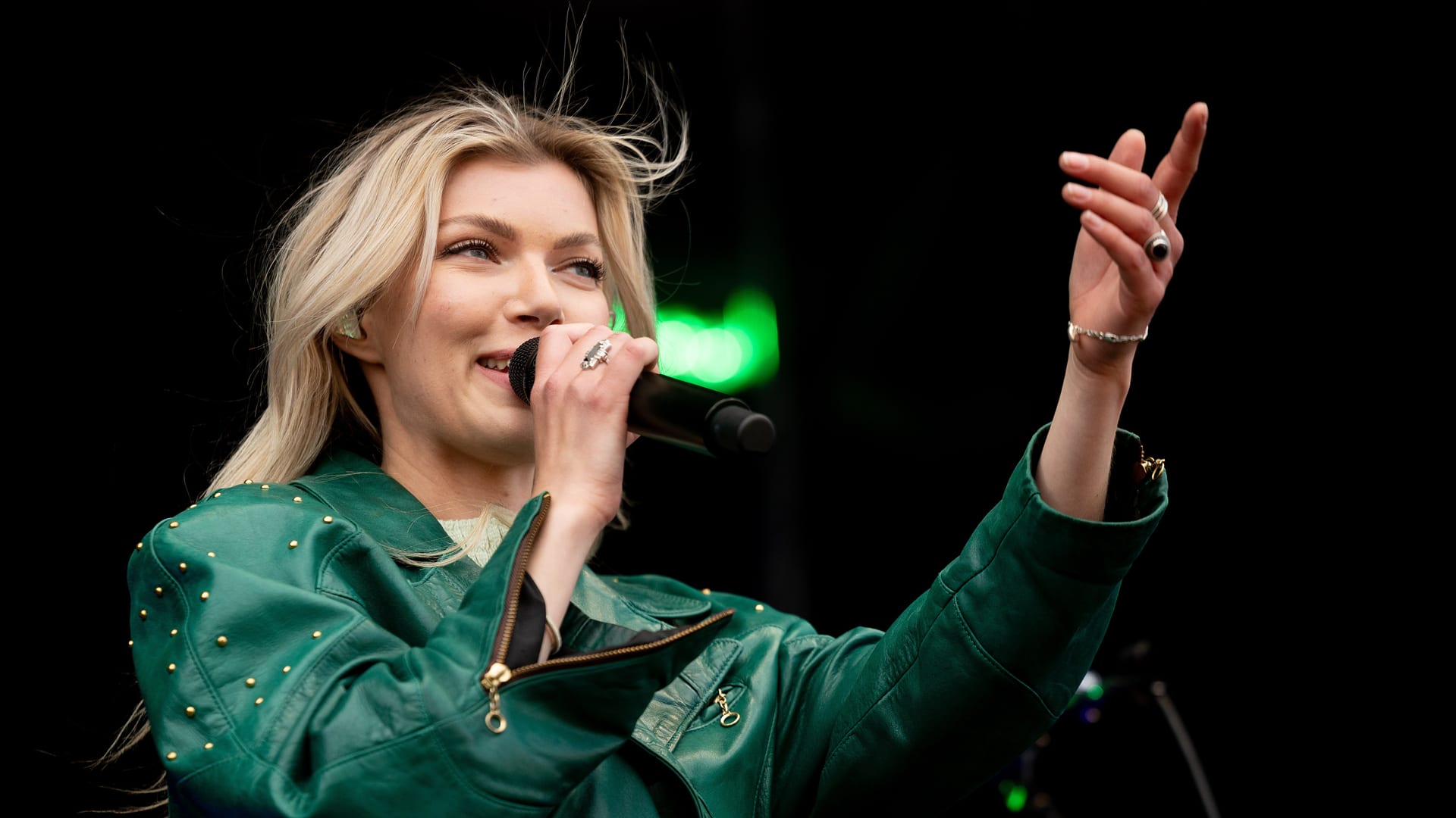 Hannah Mae verzorgt voorprogramma van Suzan & Freek in GelreDome