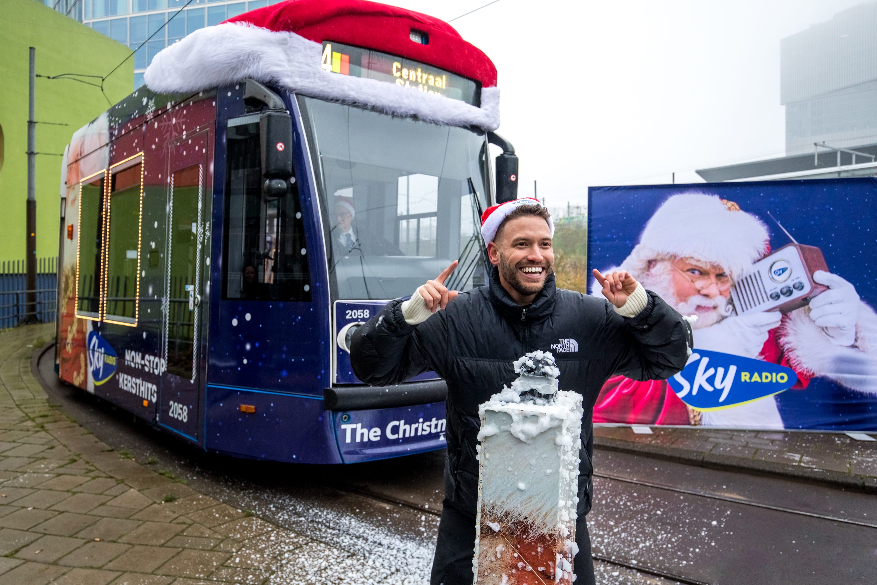 Rolf Sanchez opent de Sky Radio kersttram