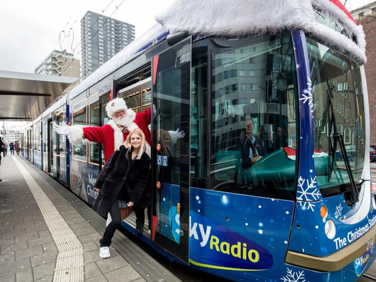 Davina Michelle neemt Sky Radio kersttram over!