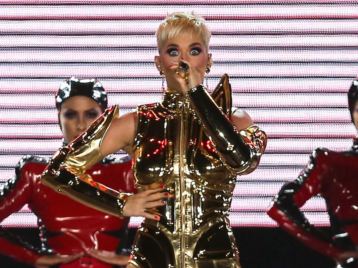 Herken jij de genderswapped superstar?