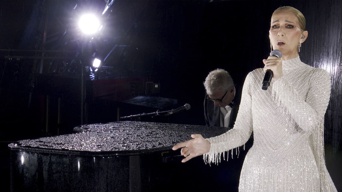 Céline Dion ontroert kijkers tijdens openingsceremonie Olympische Spelen
