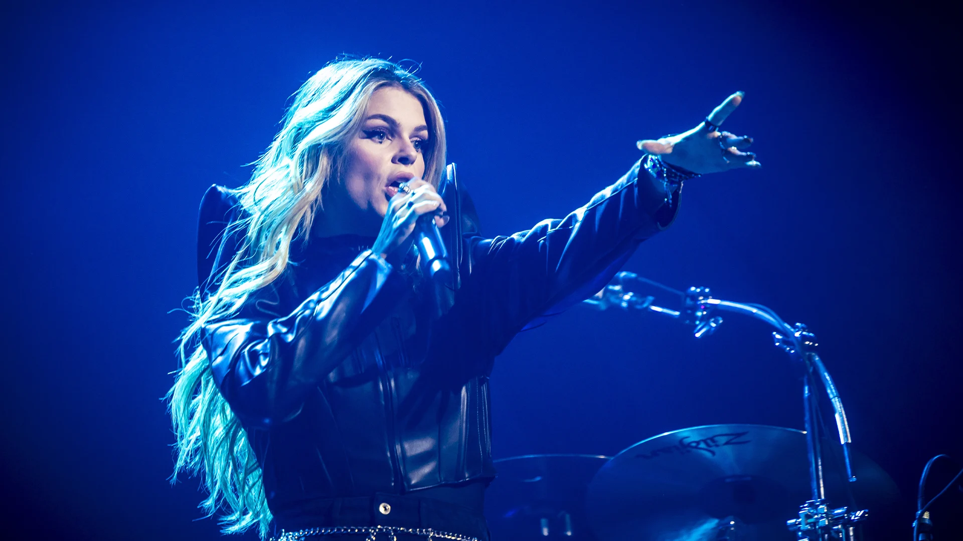 Nieuwe nummer van Davina Michelle What a Woman hoor je nu bij Sky Radio!