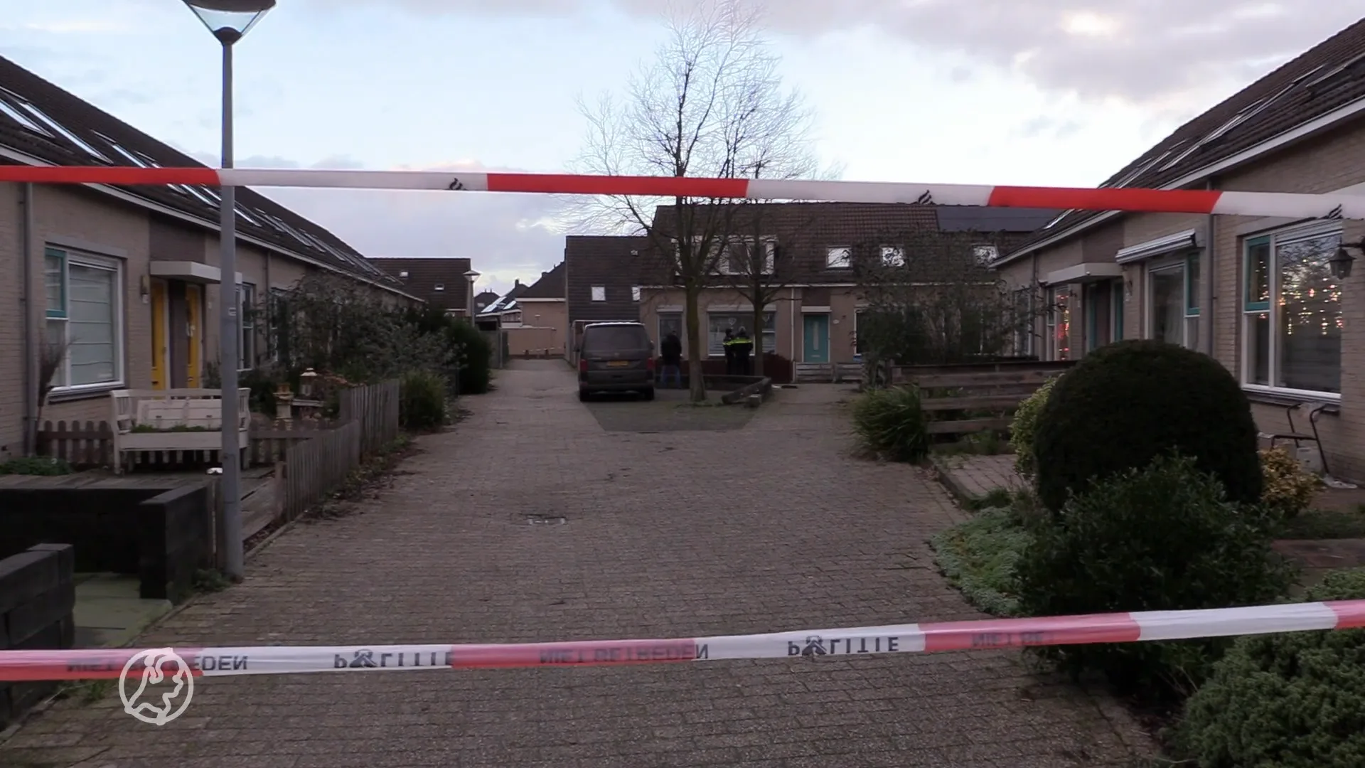 'Vermoorde man in Hoorn ligt sinds oudejaarsavond met mes in rug op tuintafel'