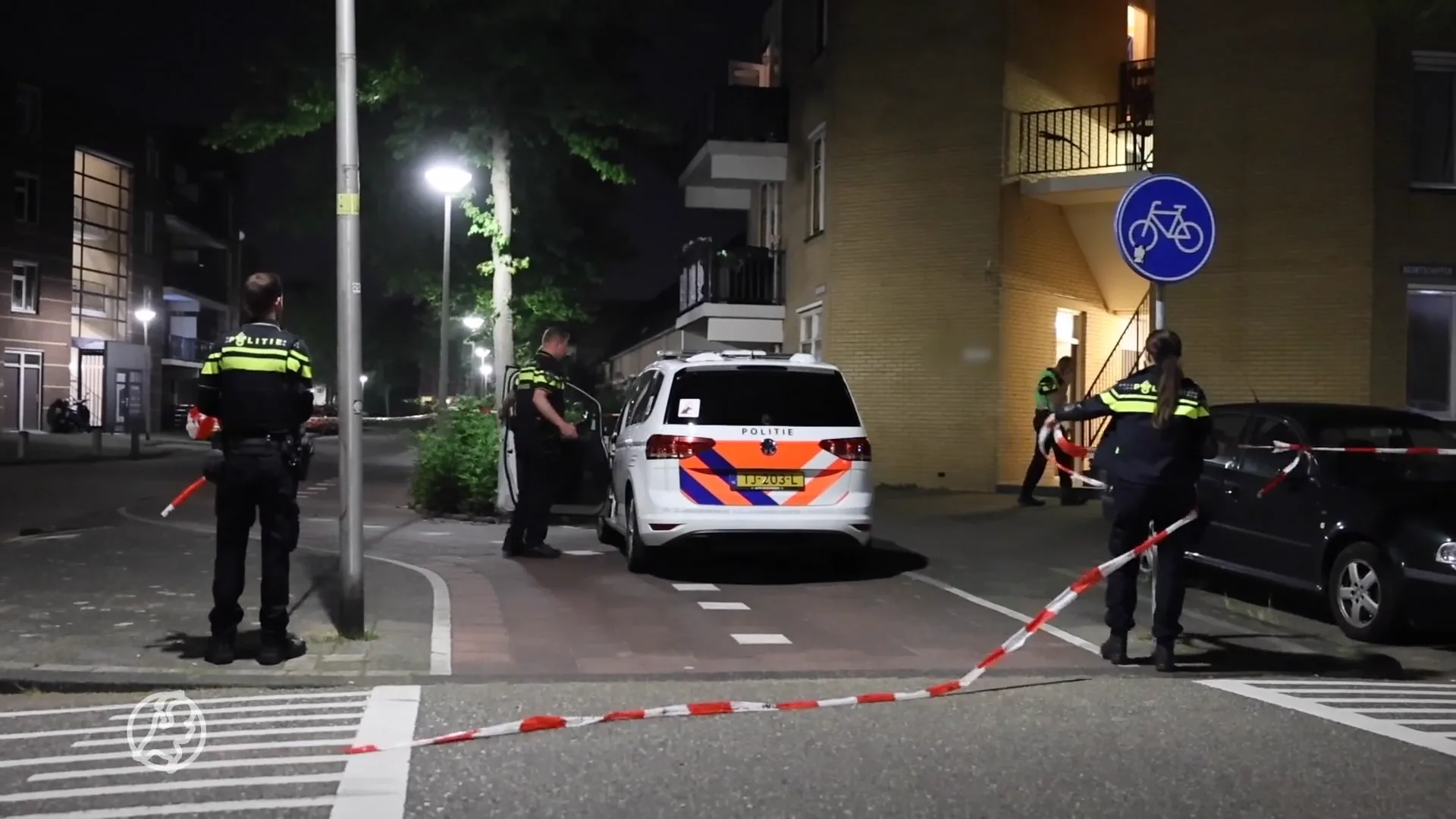 Man steekt twee minderjarige jongens neer in Spijkenisse, politie op zoek naar dader