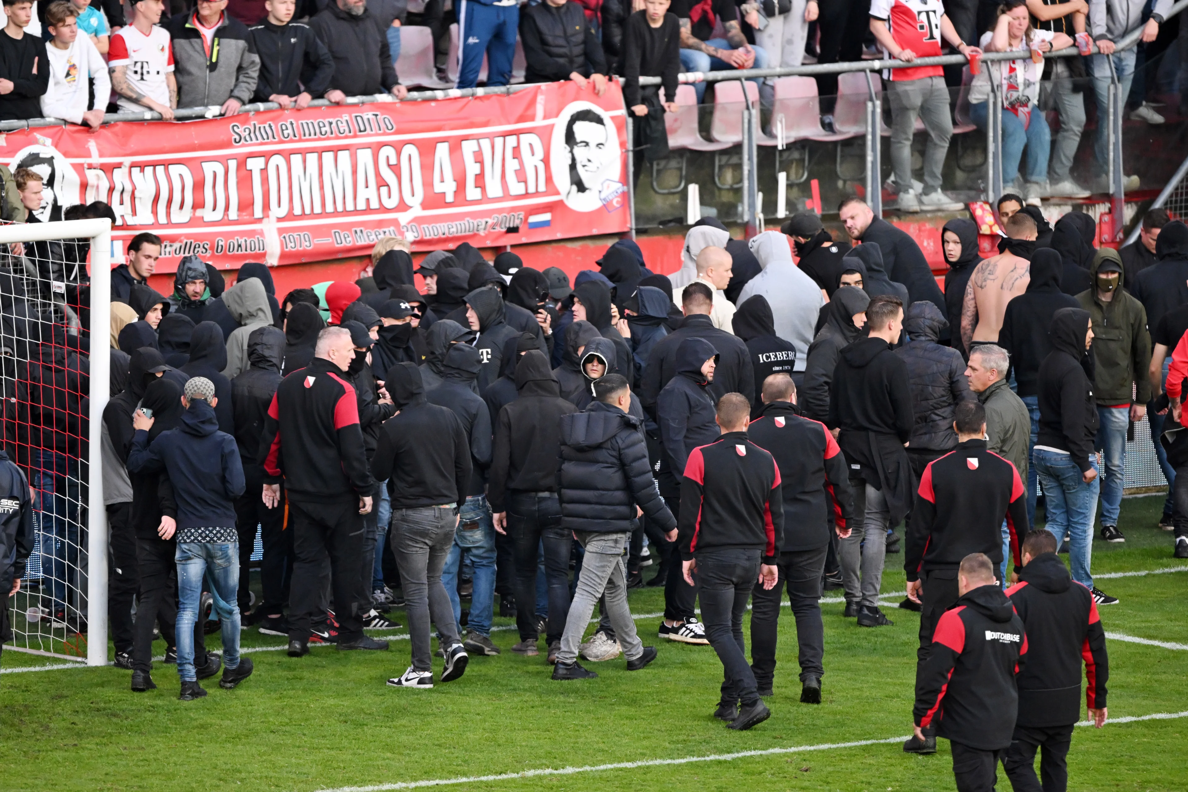 OM eist tot 1,5 jaar gevangenisstraf voor rellen na wedstrijd FC Utrecht