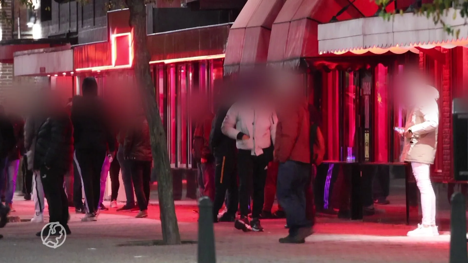 Haagse seksstraat dicht om drukte, coronamaatregelen in gedrang