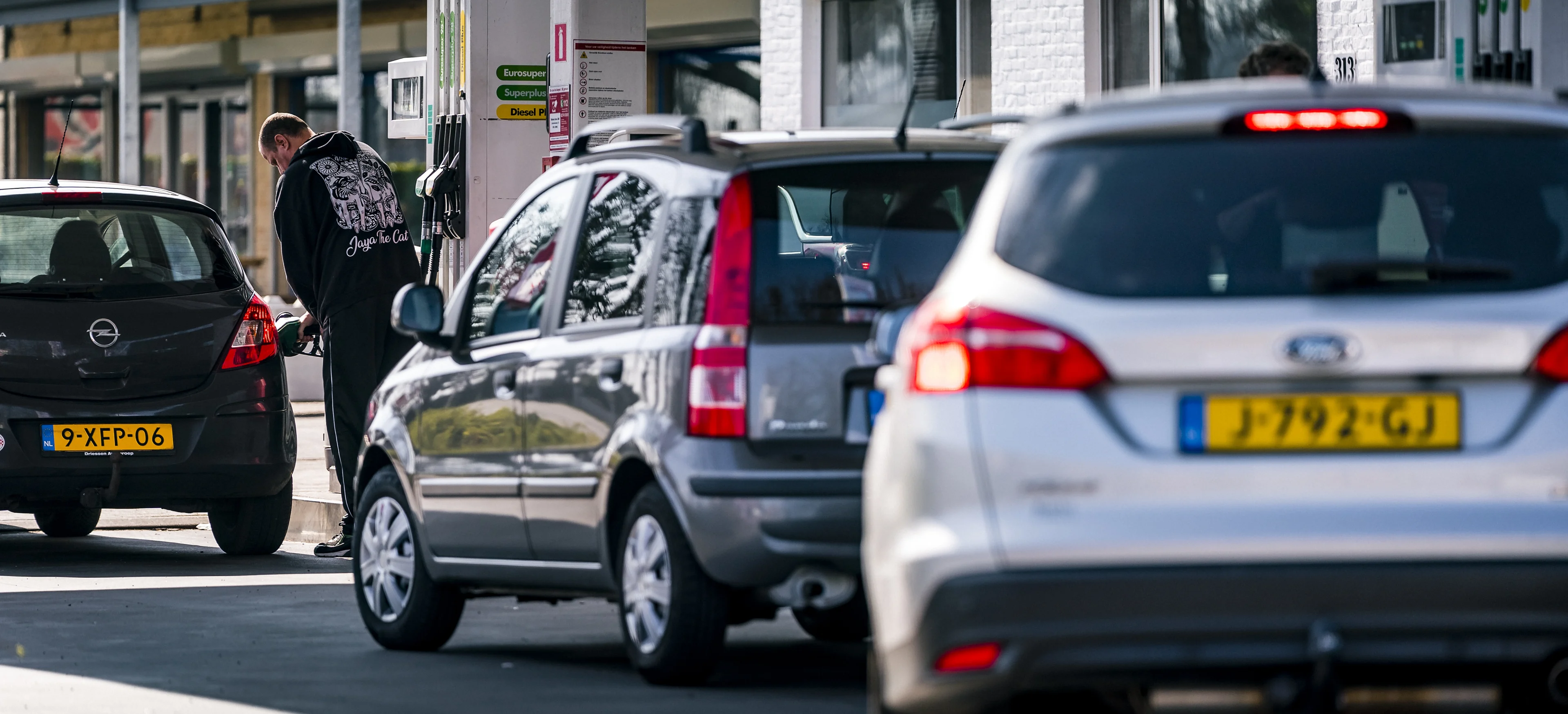Goedkoop tanken in België kan dure grap worden door verkeersboete aan de pomp