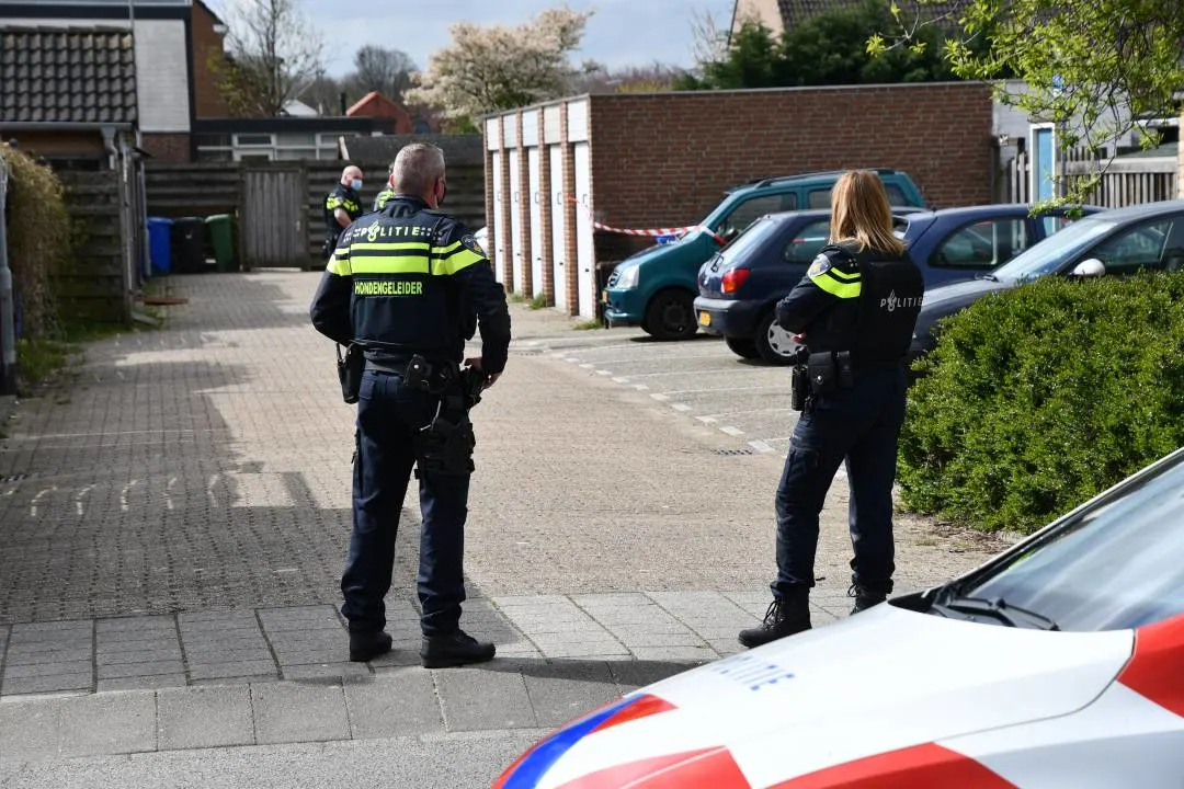 Politie zoekt naar mogelijk gewapende wapenovervallers in Axel
