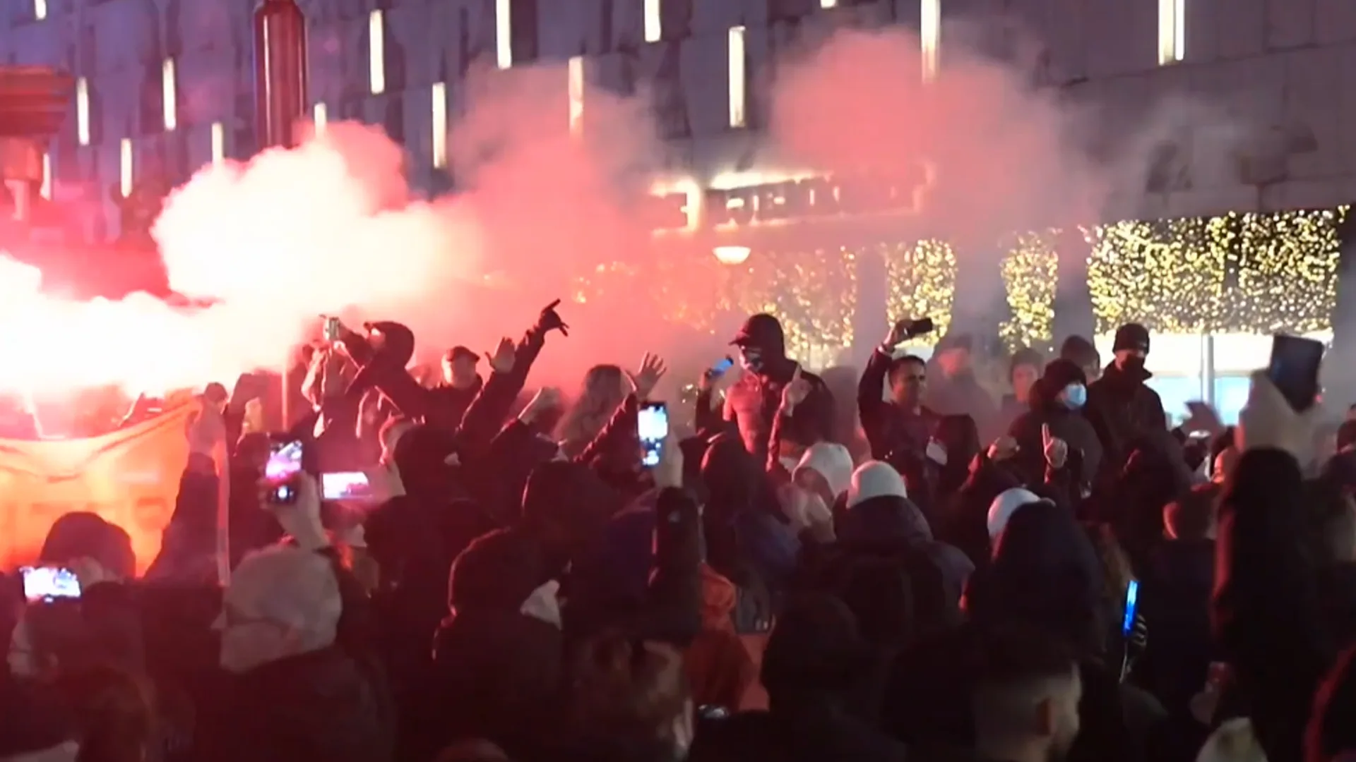 Twee nieuwe aanhoudingen Coolsingelrellen, totaal op 65