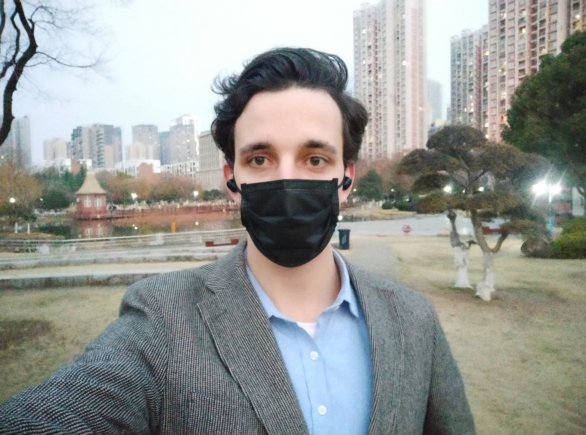 Jaïr (24) woont in Wuhan en blijft daar: 'Ik ben niet klaar om terug te komen'