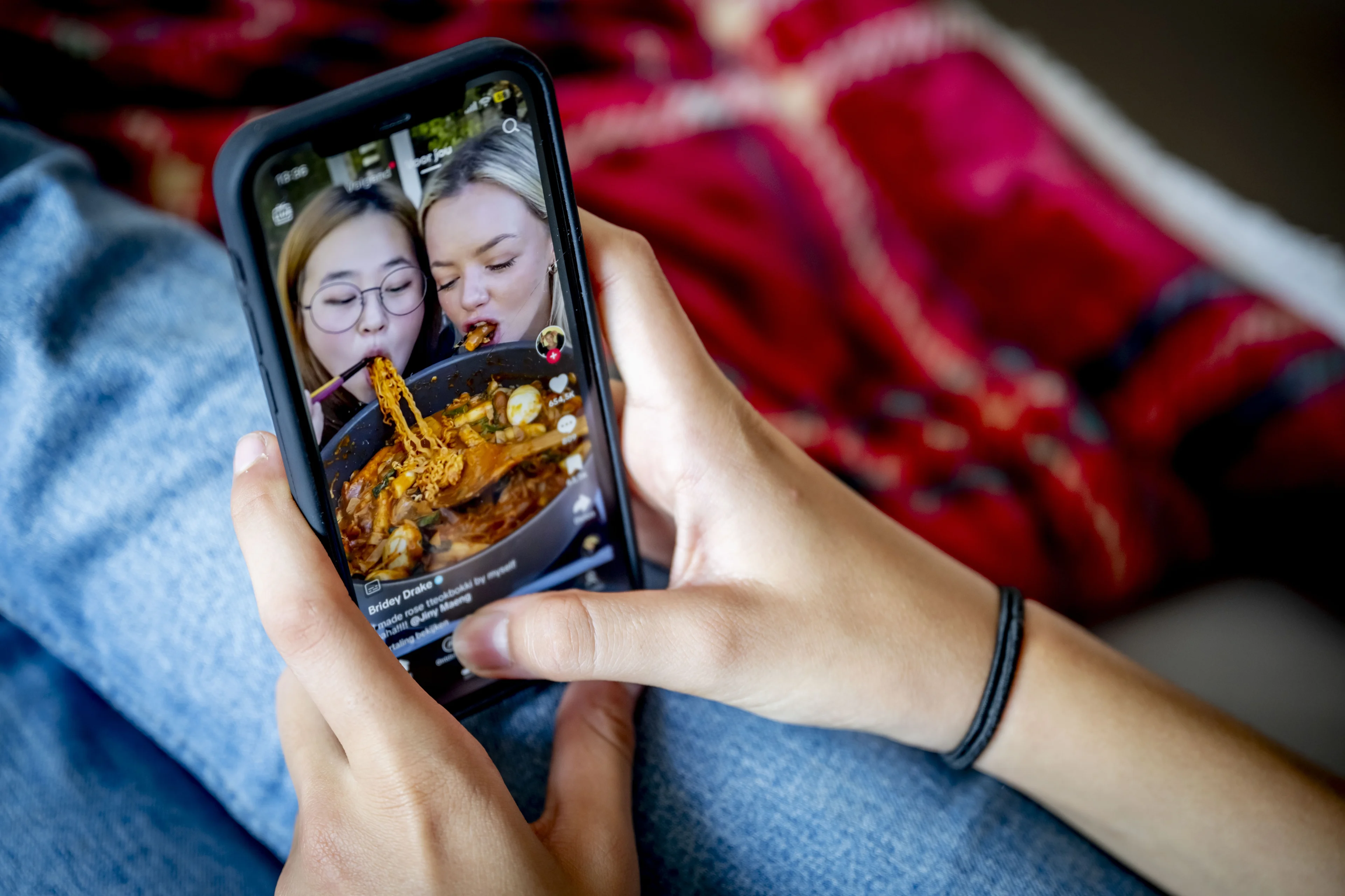 Jongeren gaan te ver met TikTok-uitdagingen: soms levensgevaarlijk