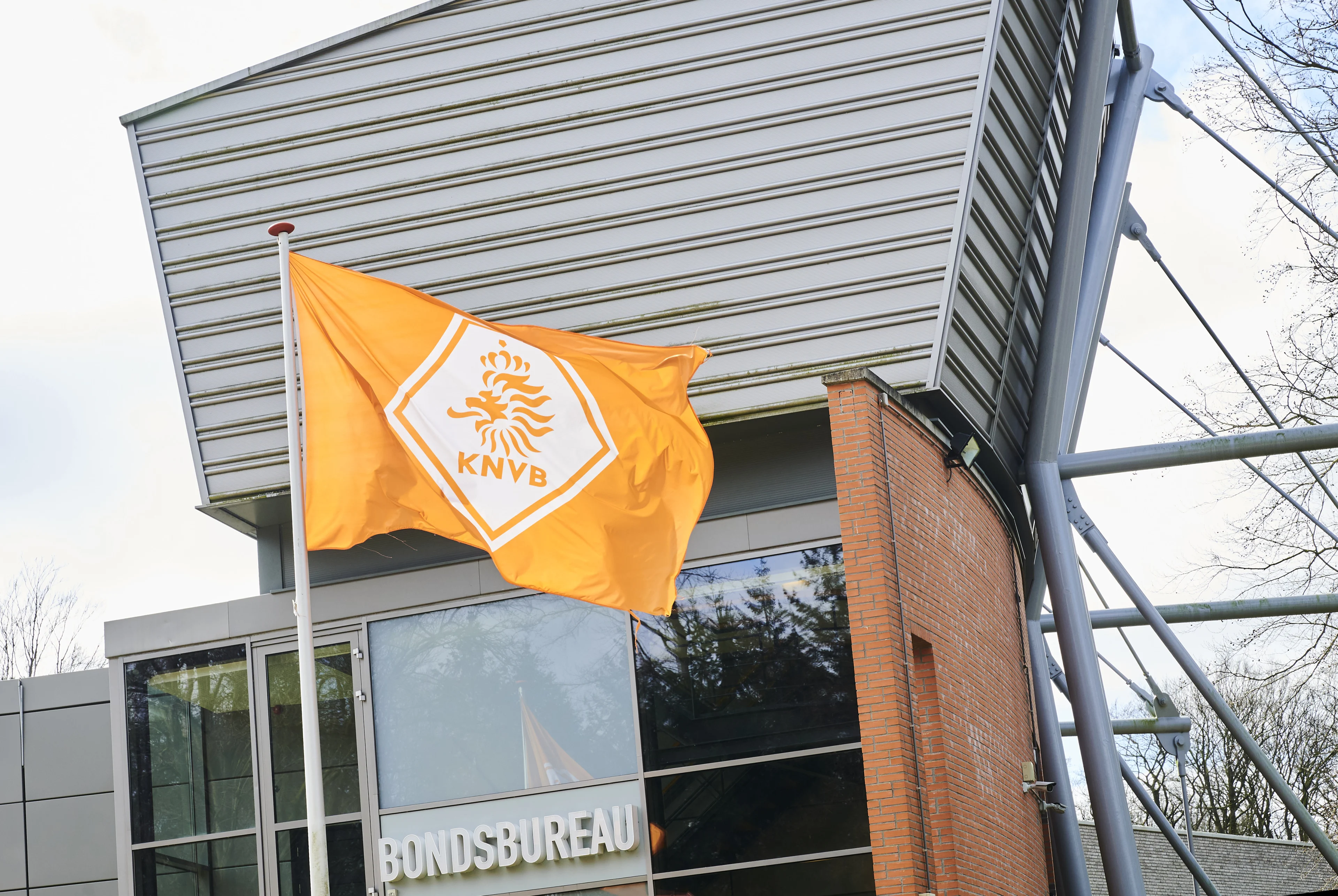 KNVB betaalt losgeld aan hackers om gegevens te beschermen