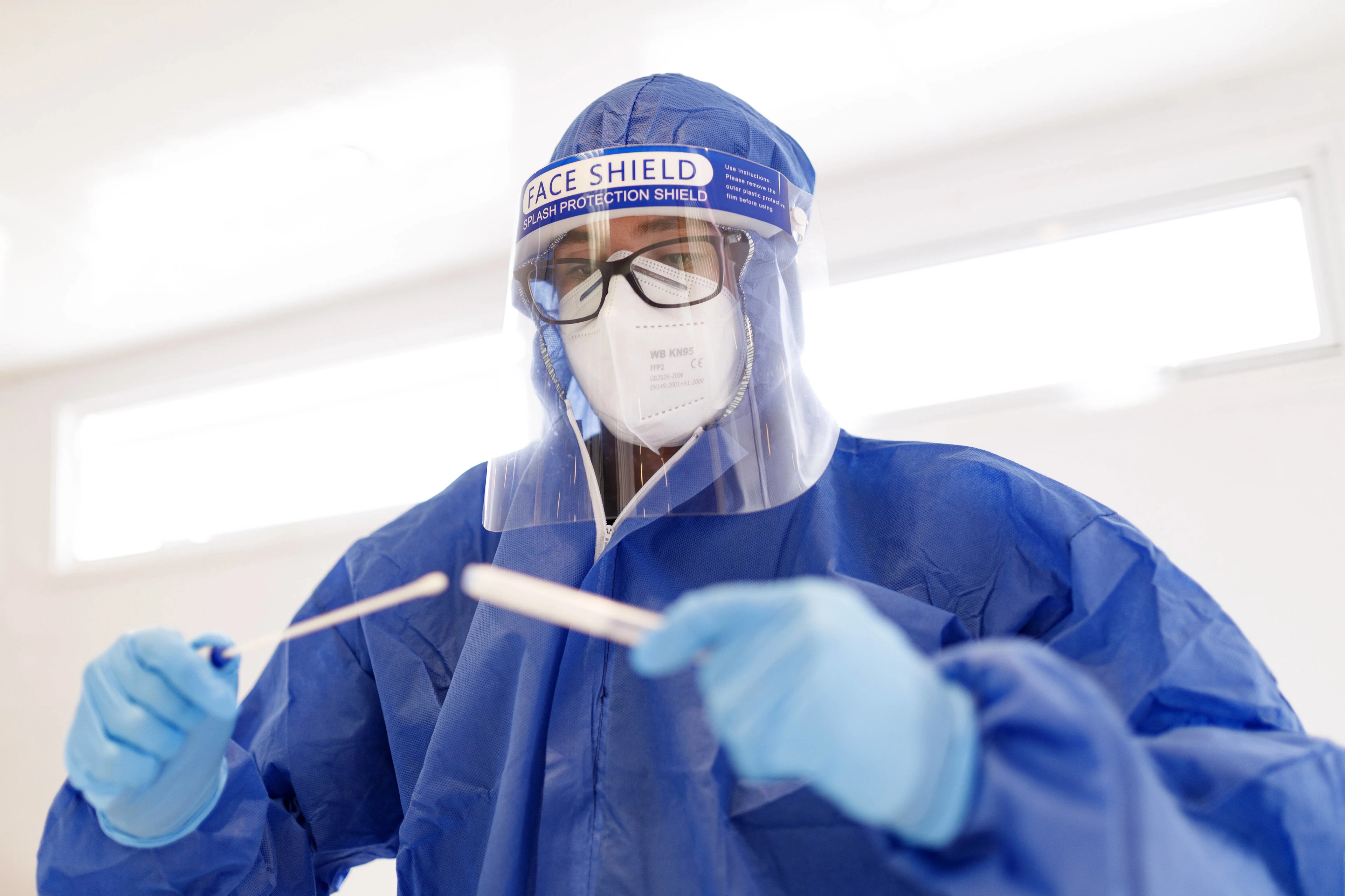 Aantal coronapatiënten in ziekenhuizen verder gedaald