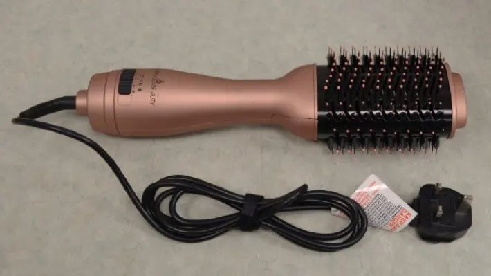 Winkelketen roept föhn terug die brandwonden kan veroorzaken