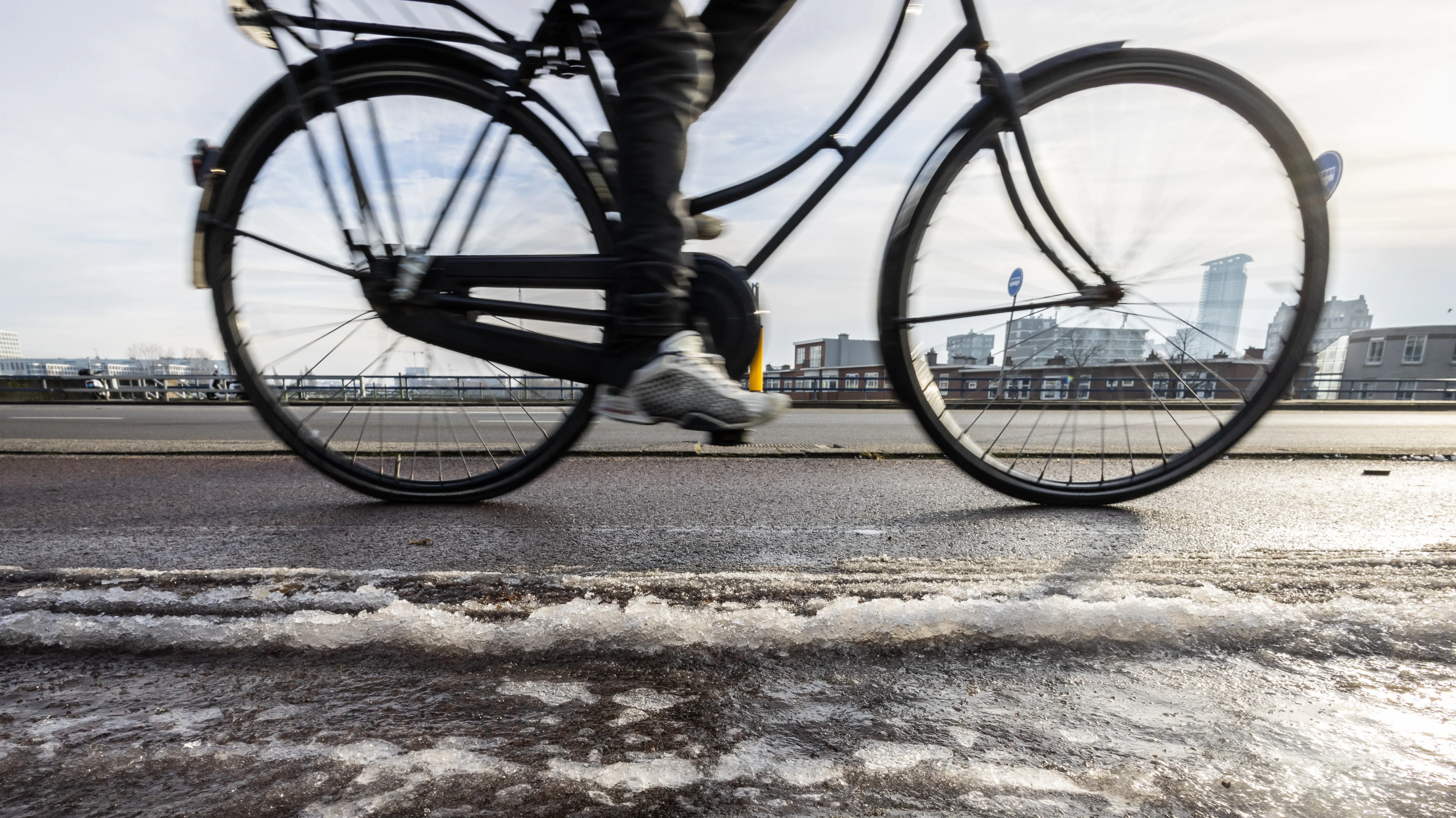 Google Maps zet fietser op de snelweg, zou de snelste route naar school zijn