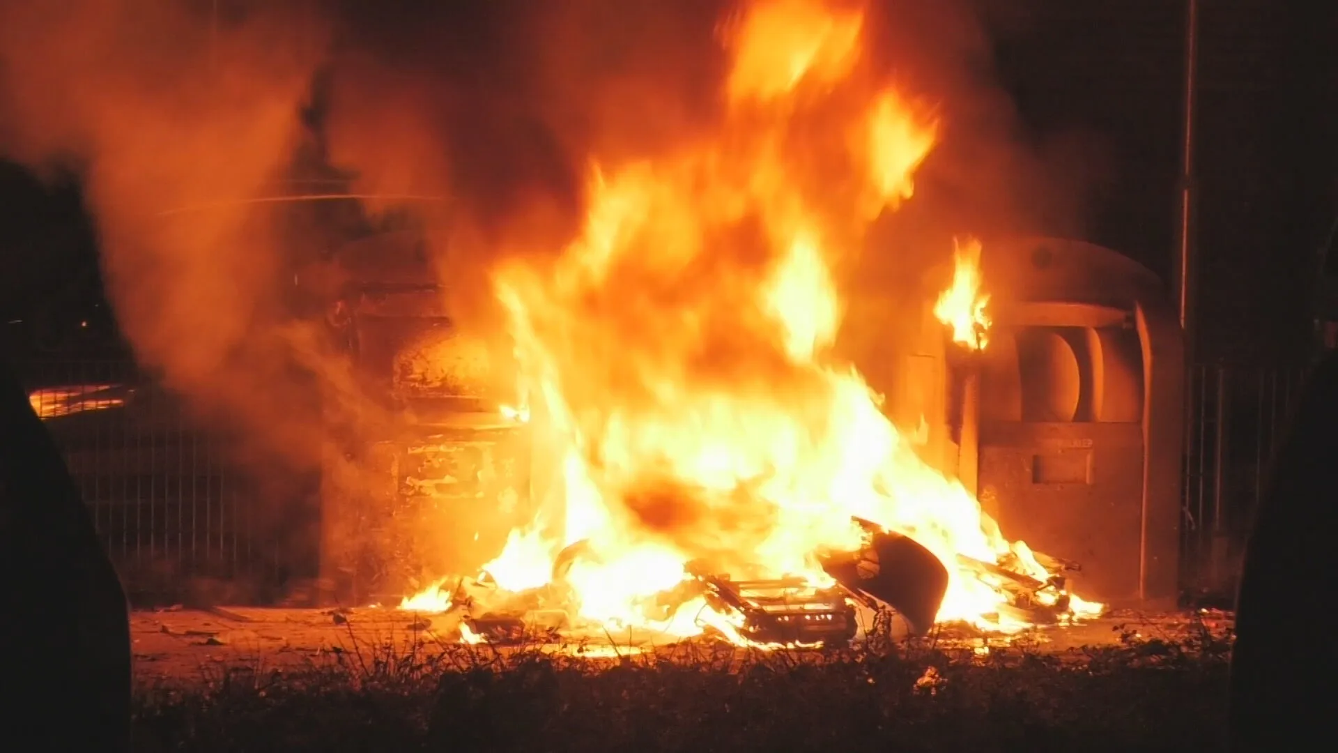 Arnhemse politie strijdt tegen vuurwerkterreur, maar wijk heeft weinig vertrouwen