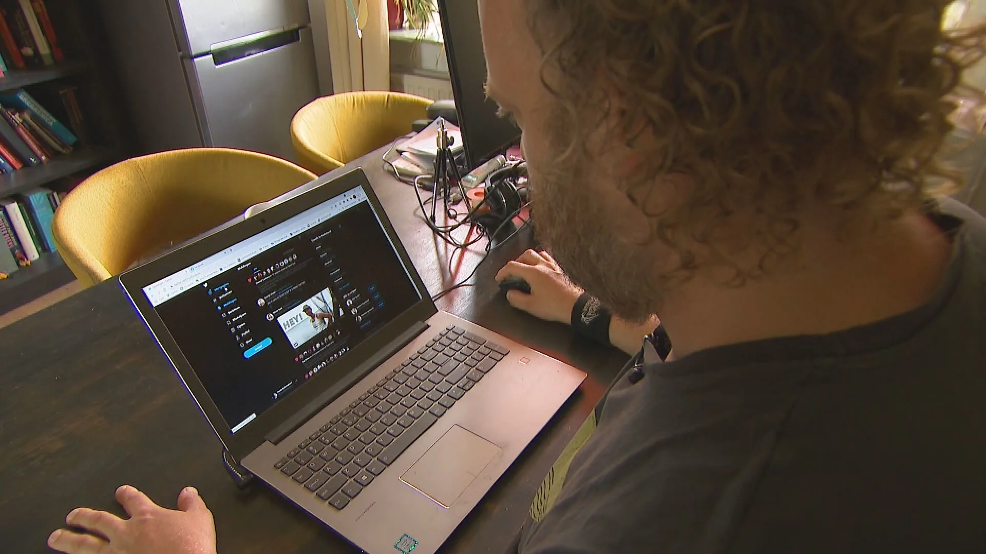 Huub kijkt over zijn schouder sinds hij werd gedoxt: 'Hoop dat straffen gaat werken'