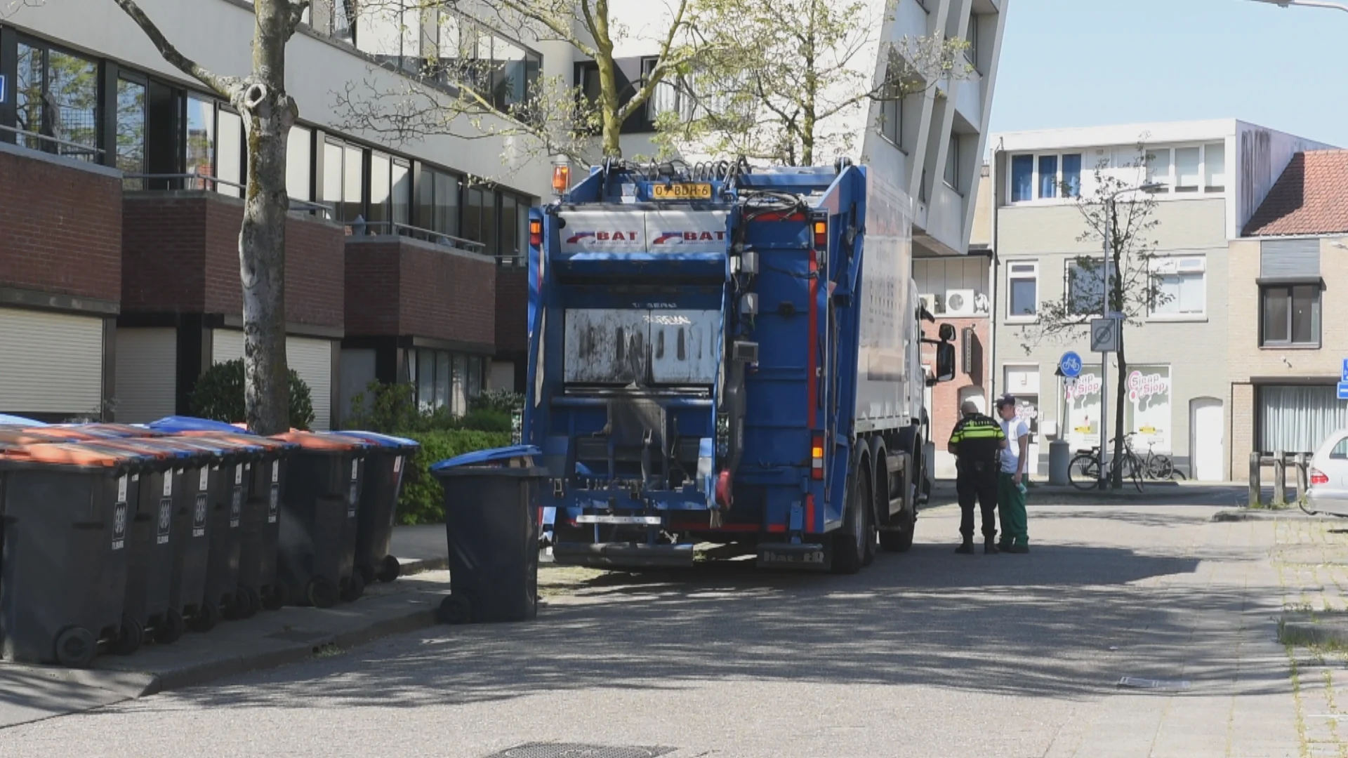 Jong meisje zwaargewond bij ernstig ongeluk met vuilniswagen in Tilburg