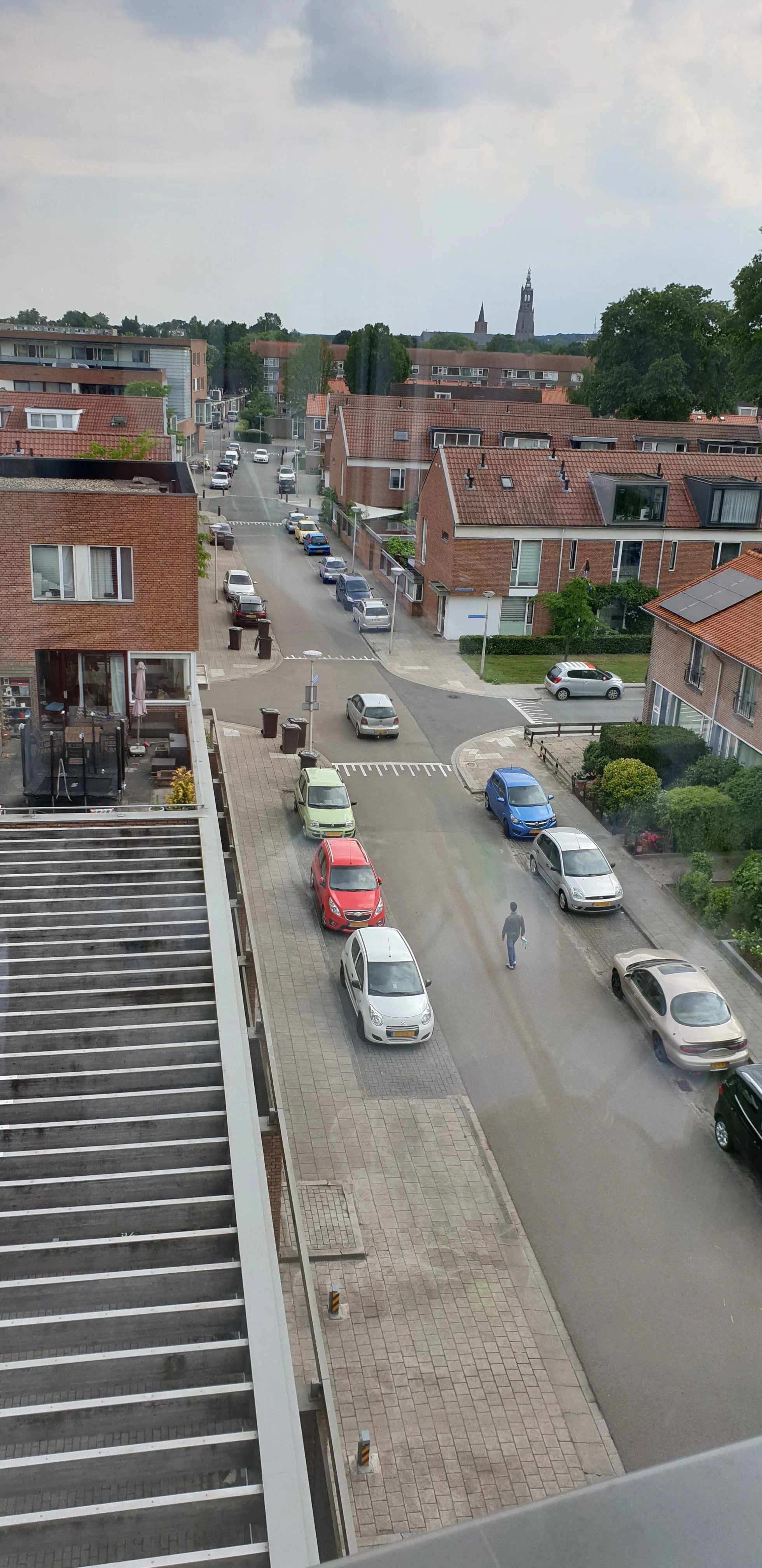 Hoogbejaarde Wil (91) is dierbare sieraden kwijt na babbeltruc, overburen filmen de daders