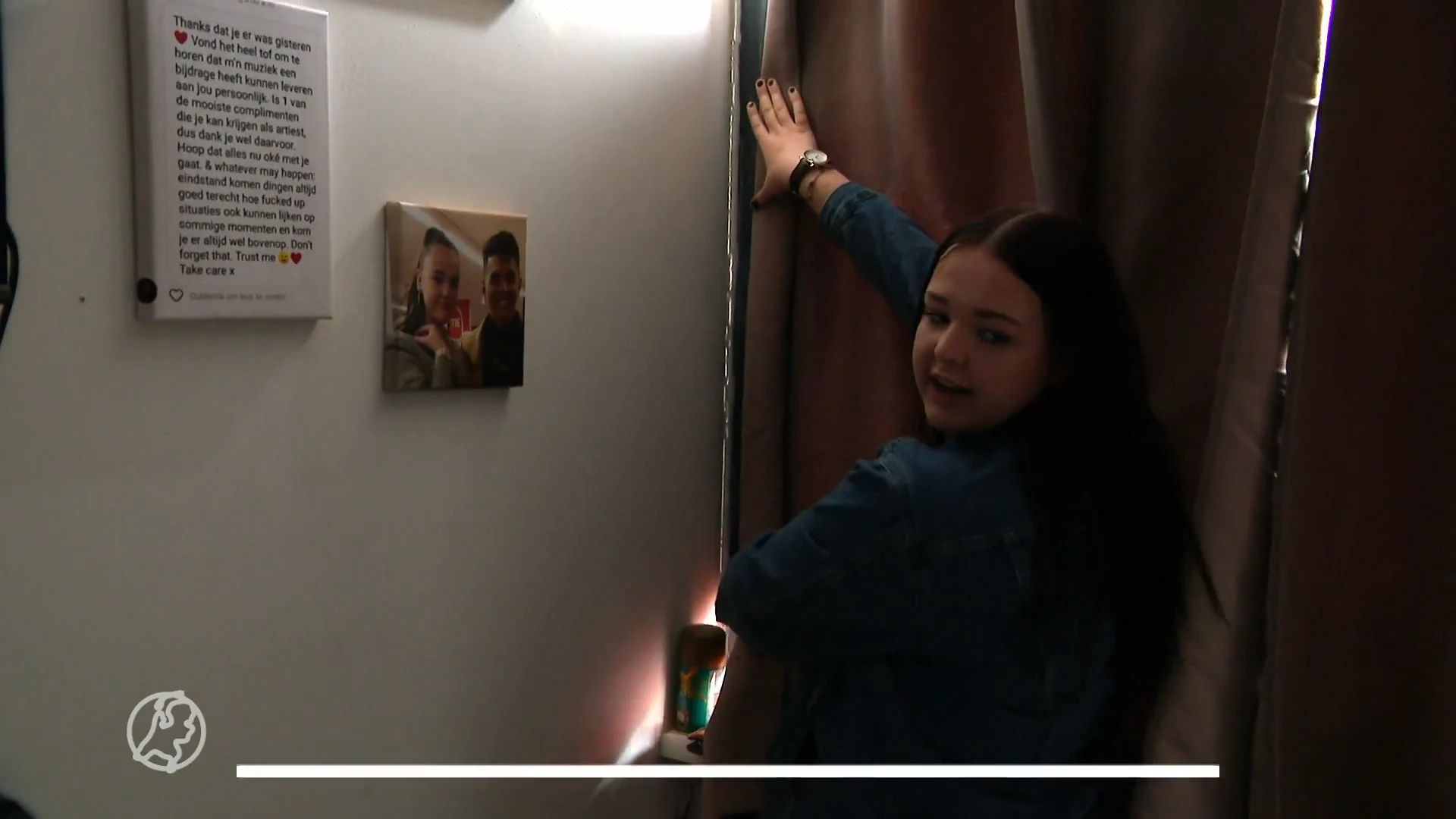 Bewoners prefab-woningen in Ermelo bang dat hun huis instort: 'Stukken cement in dochters haar'