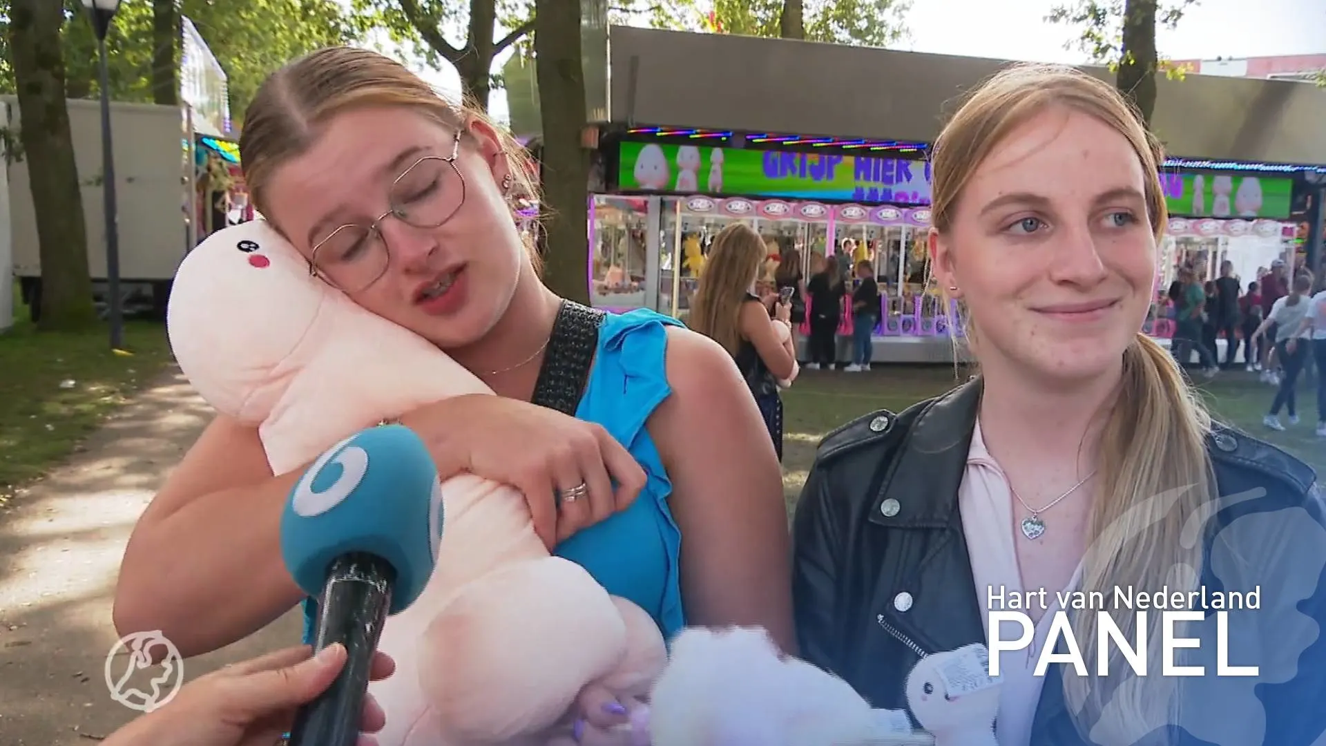 Verbod piemelknuffel gaat meesten te ver, maar vinden we het lachen of ordinair?