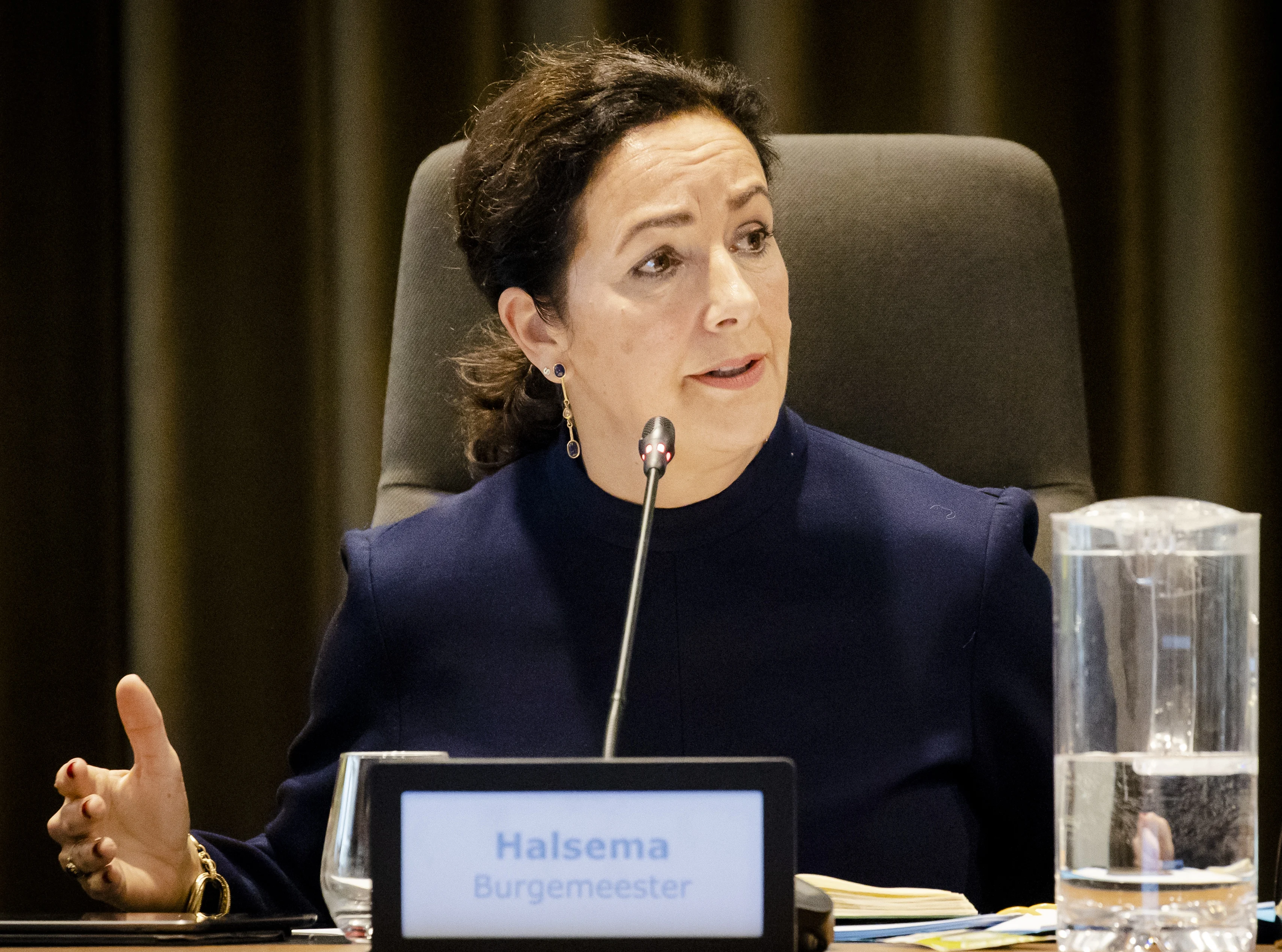 Burgemeester Halsema: 'Vier voetbal en verpest het niet voor anderen en jezelf'